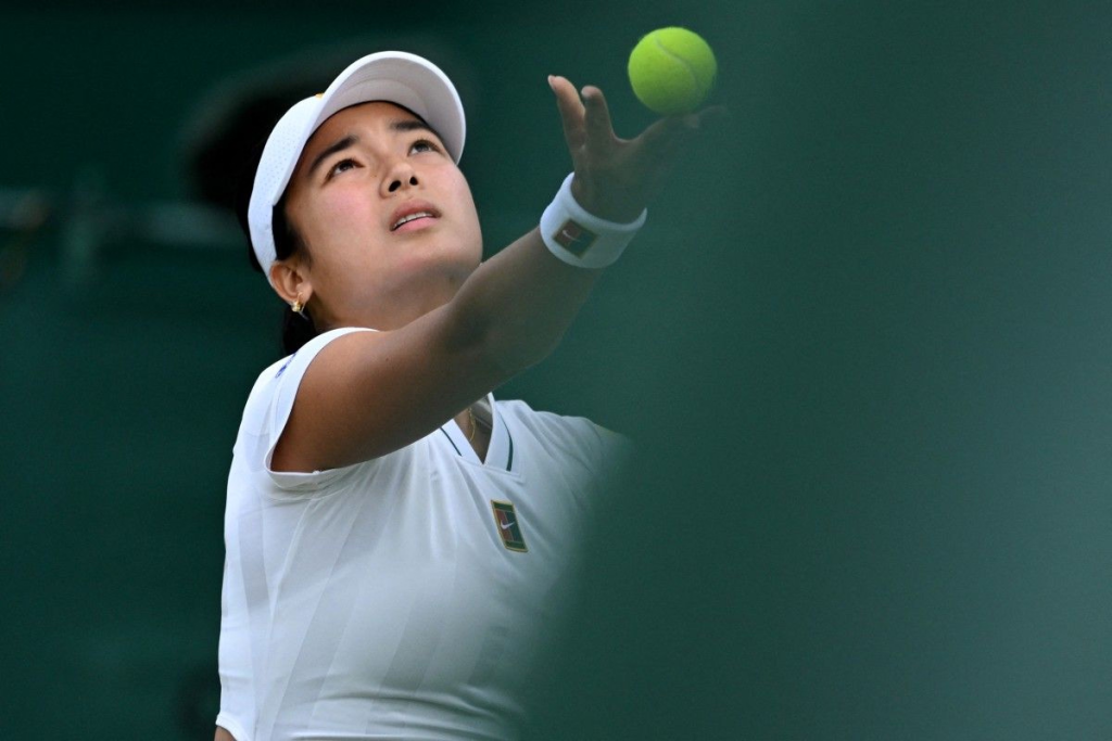 Tennis: Alex Eala powers past Zarazua, advances to second round of Wimbledon